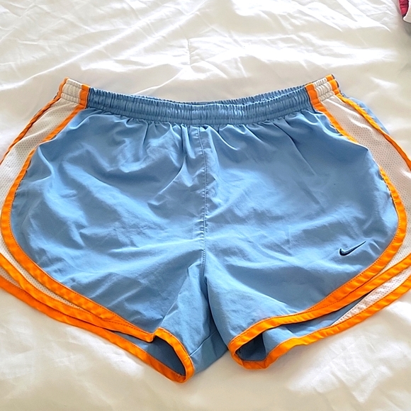 LOT OF 6 DRI-FIT SHORTS SIZE SMALL - Picture 3 of 8